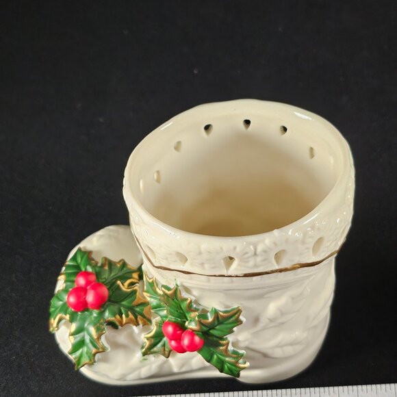 Rare: International Bazaar Porcelain Collectibles Holly. Mini White Santa Boot - Picture 10 of 10